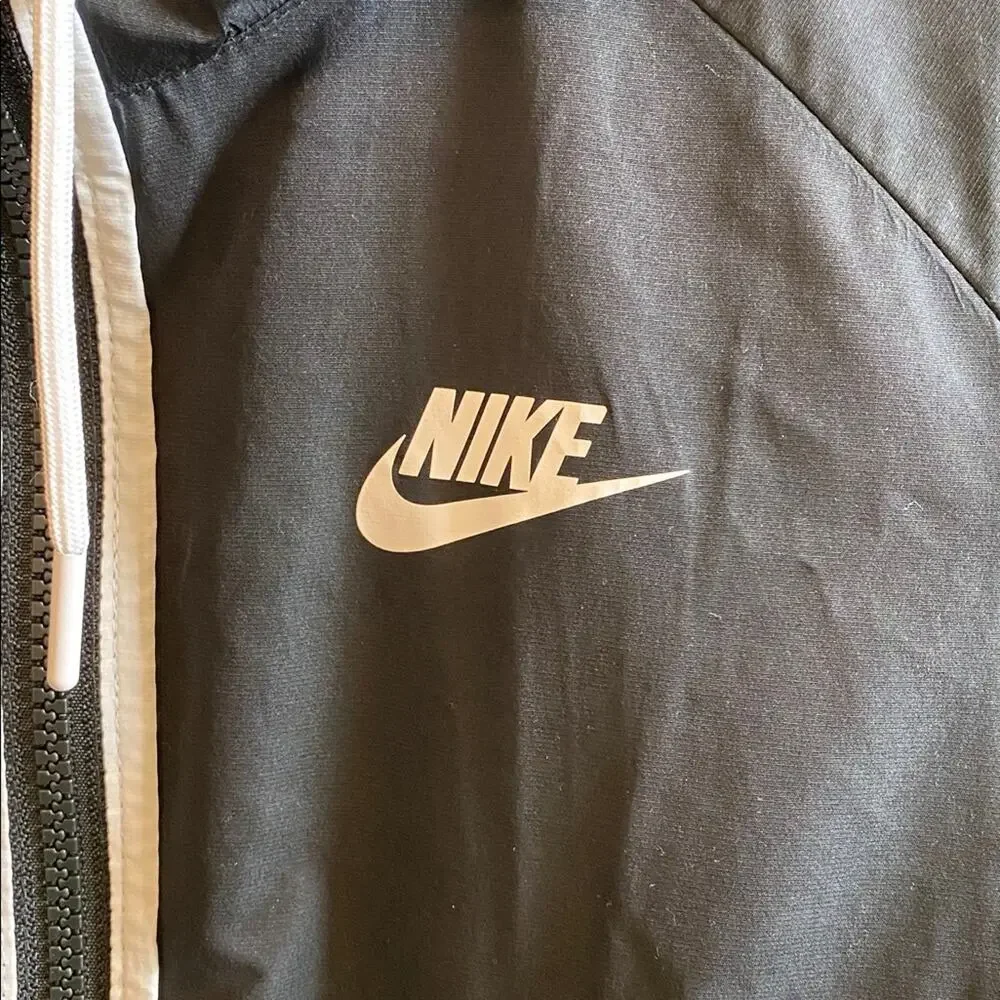 Nike Limited Edition for Barstool Sports Black Windbreaker Medium